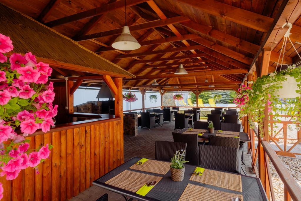 Hotel Tenis Zvolen Buitenkant foto