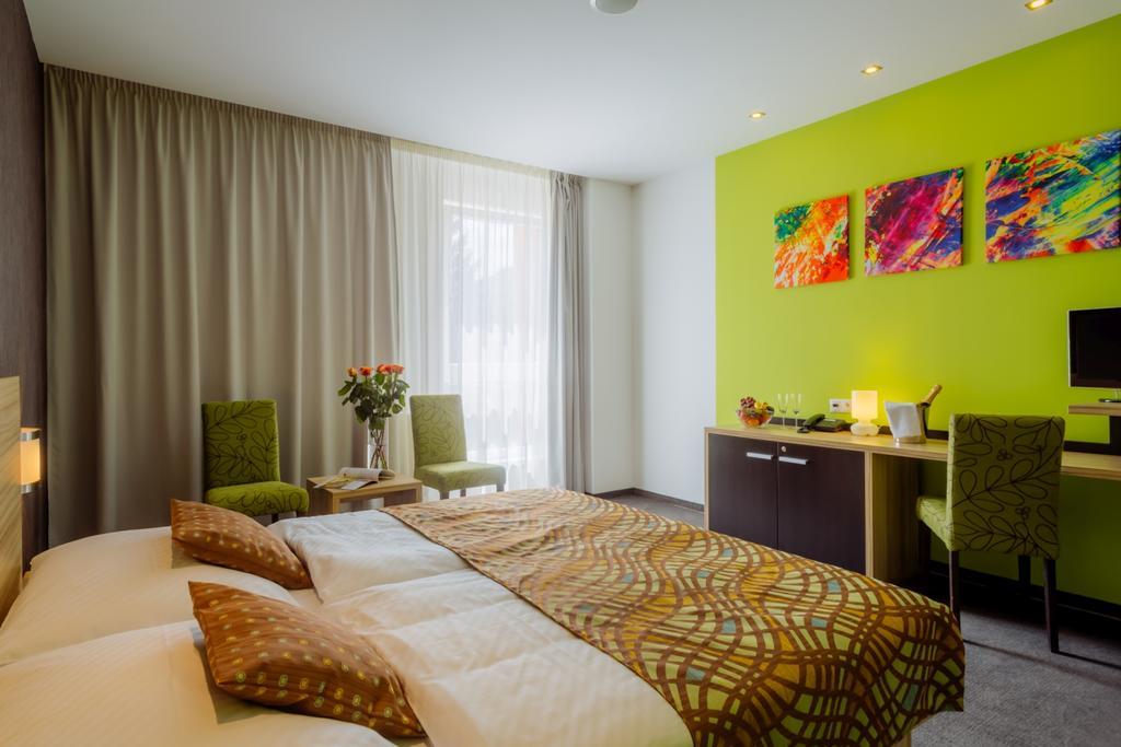 Hotel Tenis Zvolen Buitenkant foto