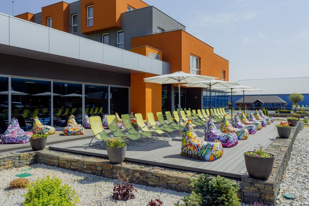 Hotel Tenis Zvolen Buitenkant foto