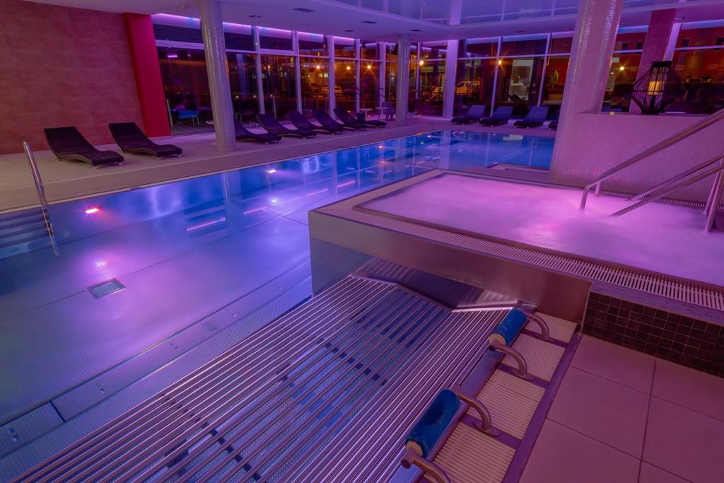 Hotel Tenis Zvolen Buitenkant foto